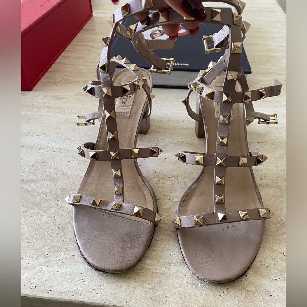 COPY - VALENTINO Rockstud Chunky Heel
